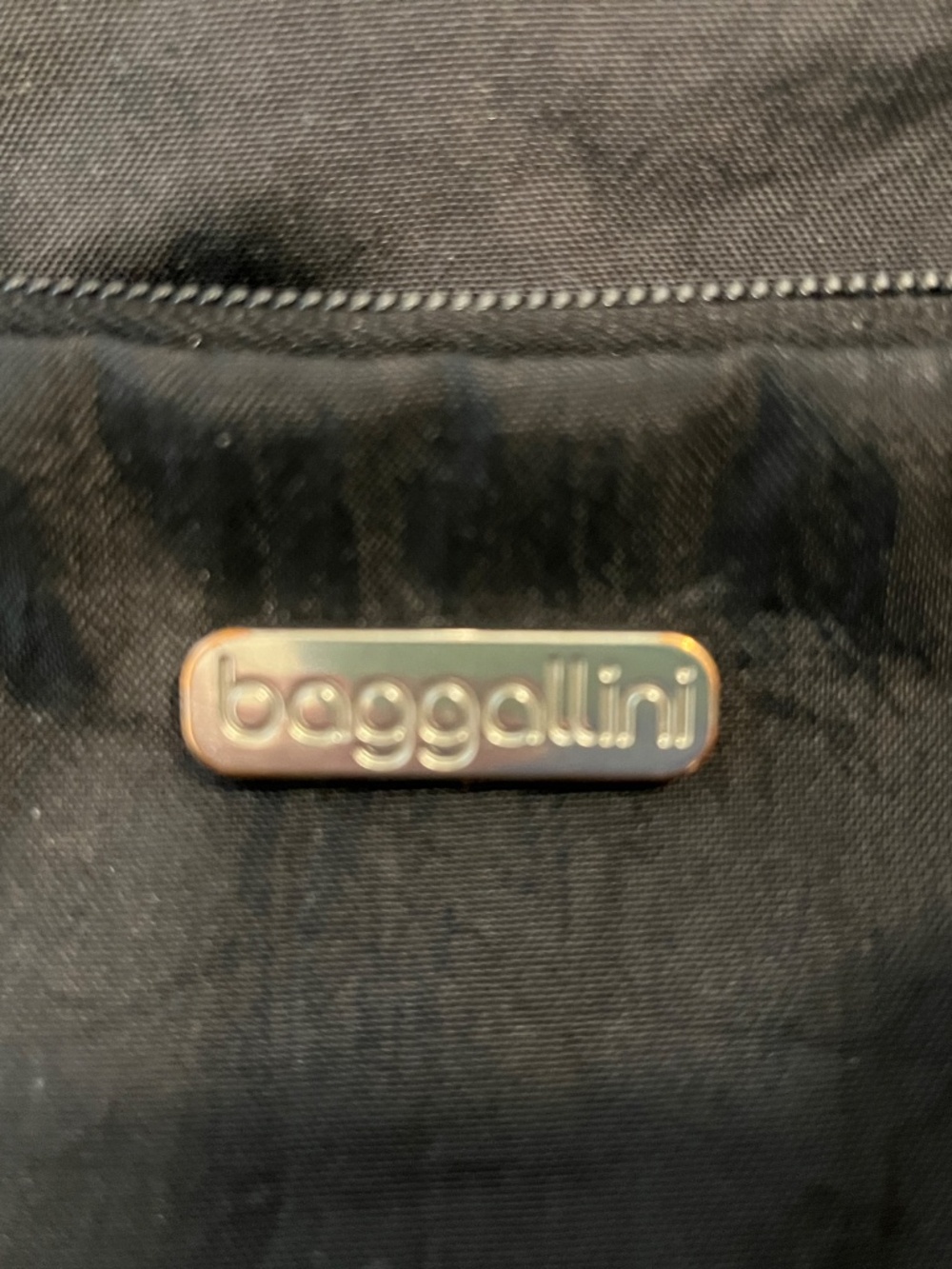 Baggallini Crossbody Purse - Picture 2 of 5